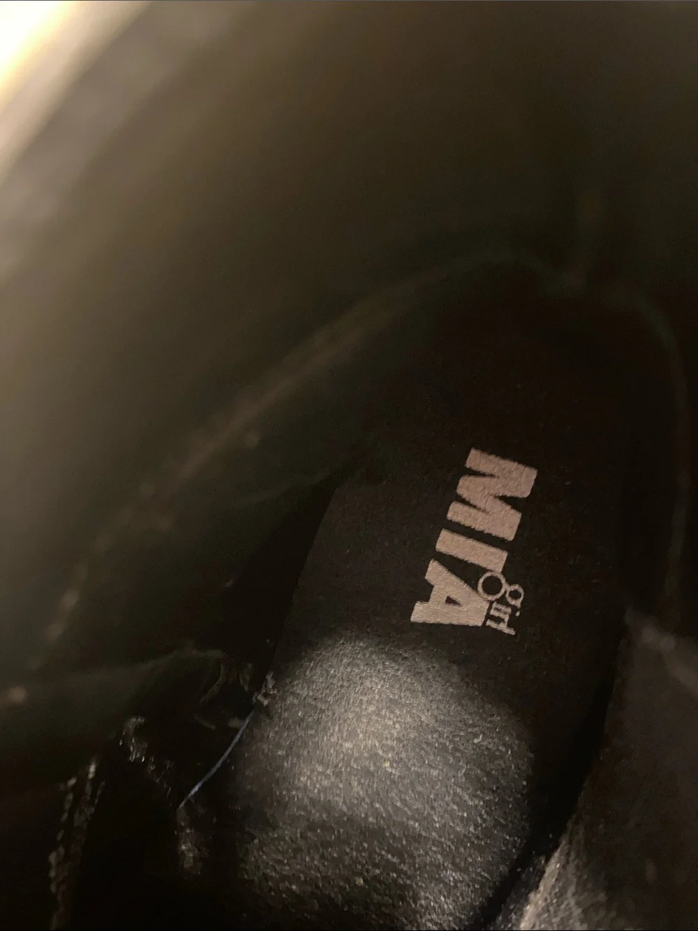 MIA glossy patent